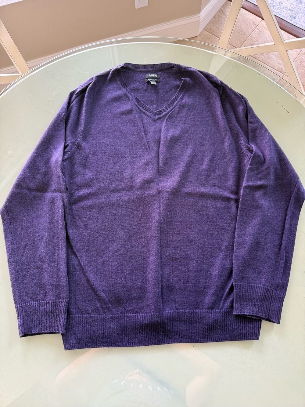 Apt. 9 Men's V-Neck Sweater in Purple